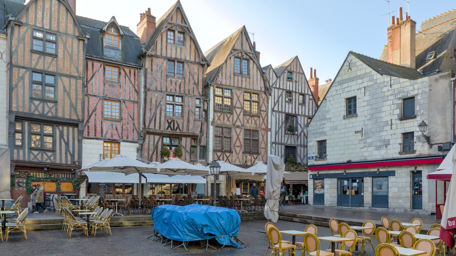 Maisons à colombages Place Plumereau à Tours, marché immobilier tourangeau