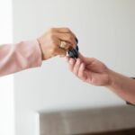 Remise de cles apres vente d'un bien immobilier loue a Tours